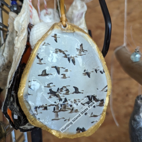 Custom Orders Handcrafted & decoupaged Oyster Clam shells florals animals Maps - Picture 14 of 14